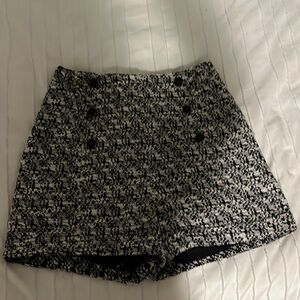 express short black and white